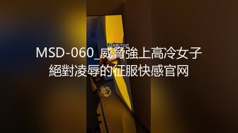  岛国妹子三女女同大秀，手指扣逼穿戴假屌抽插，无毛粉穴互相舔逼，双女互相摩擦尿尿再杯子里