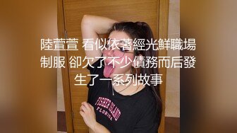 小萝莉MM颜值不错长相甜美妹子自慰，脱掉内裤近距离张开双腿自摸诱惑