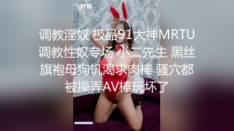 【新片速遞 】 两个黑丝按摩女让小哥玩双飞，按摩床上口交足交玩弄大鸡巴舔乳头，淫声荡语不断，激情上位轮草两女精彩刺激