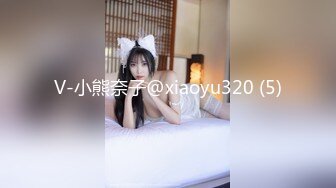 牛仔裤极骚外围女 扒下裤子揉捏奶子 掰穴舔逼扶着沙发后入