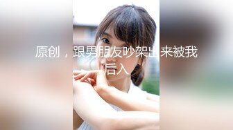 美女化妆师不错 工作太认真了 走光露点了都不知道