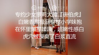 【新片速遞】 微胖女神露脸酒店伺候大哥，颜值不错深喉大鸡巴，让大哥揉奶抠逼，特写展示骚逼舔淫水，让大哥后入抽插刺激