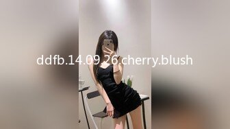 ❤️√极品美女 全身是宝豪乳大又圆 性感透明内内无毛粉逼被大鸡巴使劲干 无套后入中出 叫声诱人